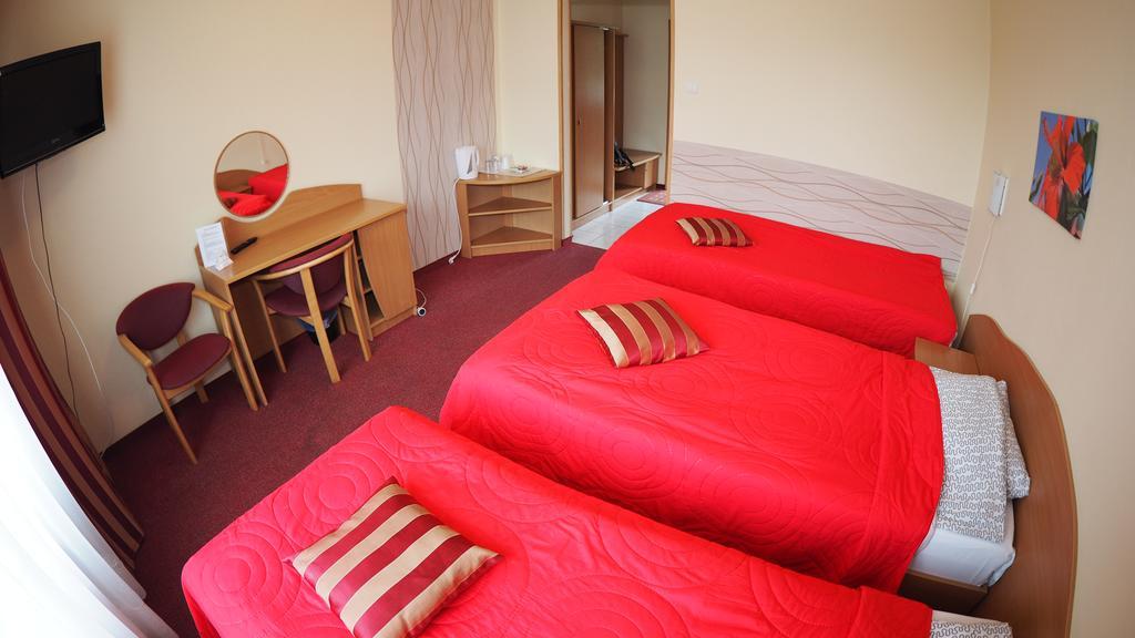 Bed and Breakfast Karat à Malbork Extérieur photo